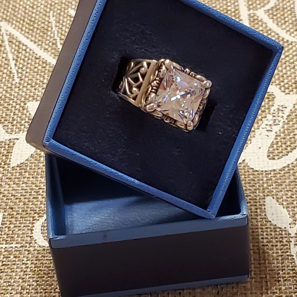 Silpada Sterling Silver Uptown Scrolled Ring - Picture 13 of 16